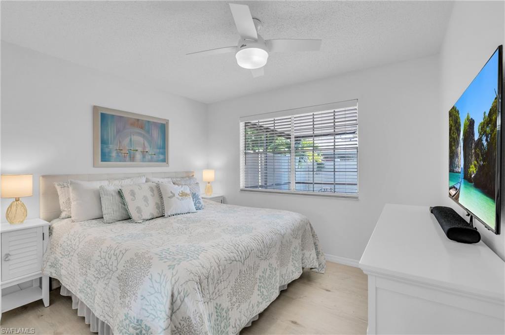 FOXMOOR LAKES - Residential