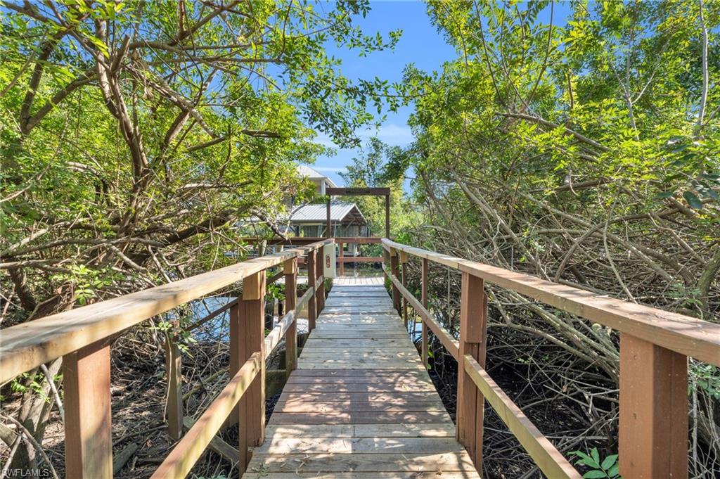 FOXMOOR LAKES - Residential