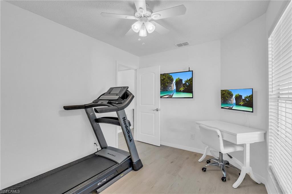 FOXMOOR LAKES - Residential