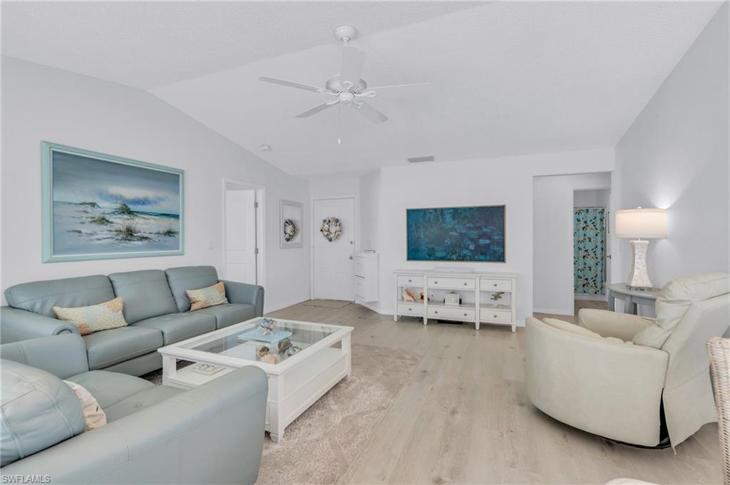 FOXMOOR LAKES - Residential