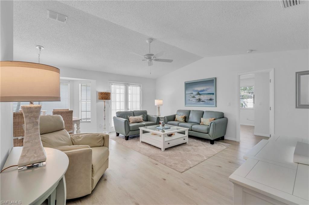 FOXMOOR LAKES - Residential