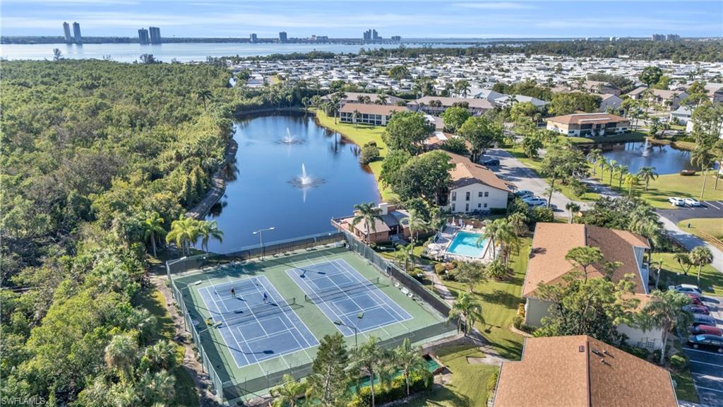 FOXMOOR LAKES - Residential