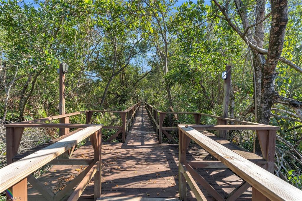 FOXMOOR LAKES - Residential