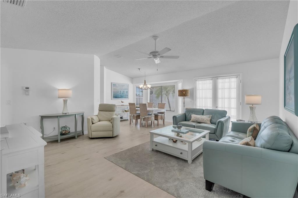 FOXMOOR LAKES - Residential