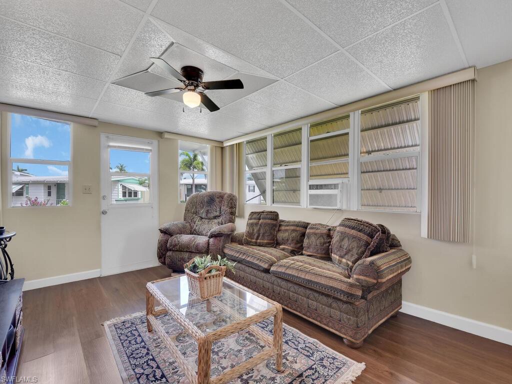 THUNDERBIRD MOBILE HOMES - Residential