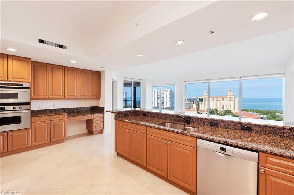 TRIESTE AT BAY COLONY - Residential