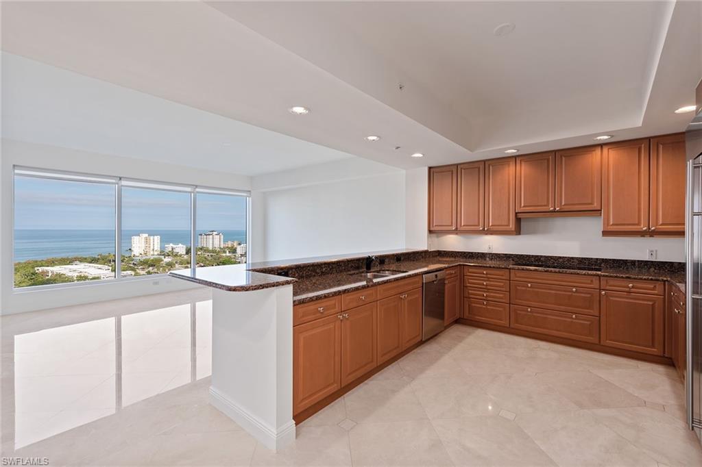 TRIESTE AT BAY COLONY - Residential