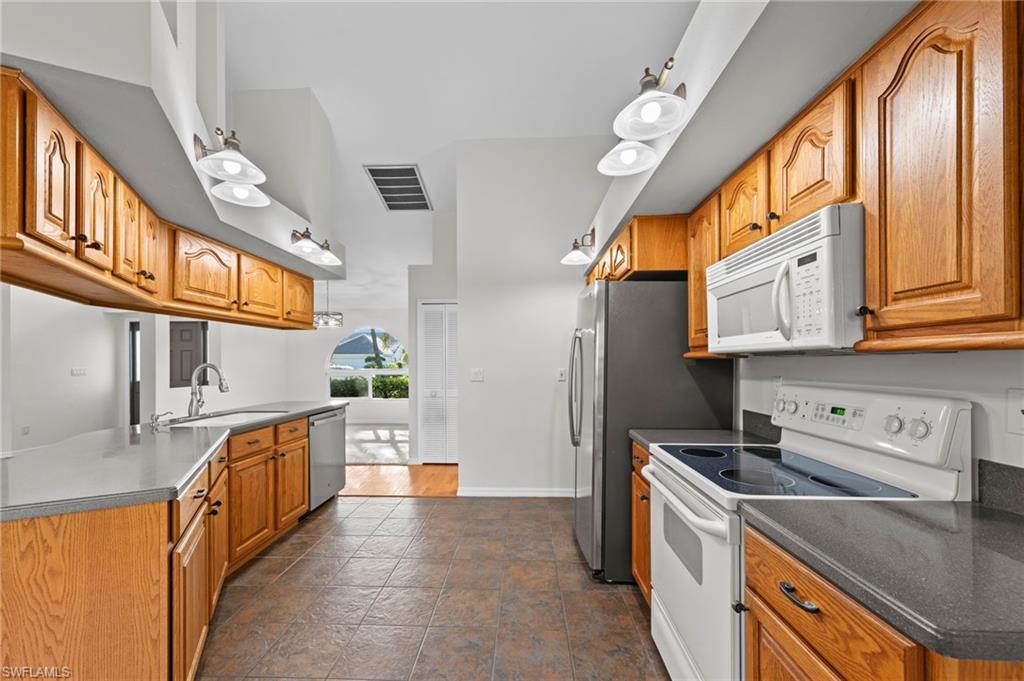 WATERFORD VILLAGE - Residential