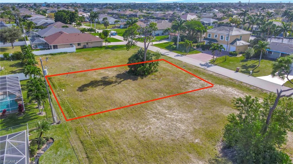 CAPE CORAL - Land