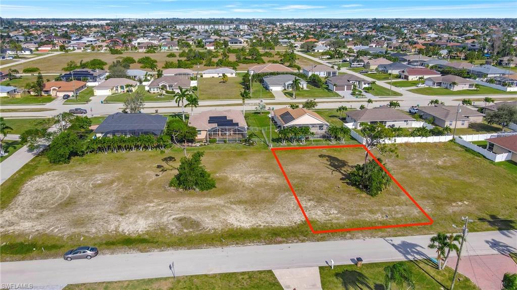 CAPE CORAL - Land