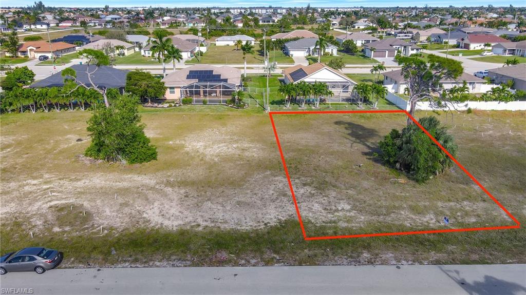 CAPE CORAL - Land