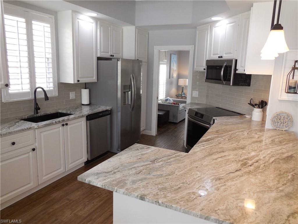 ISLAND WALK - Residential Lease