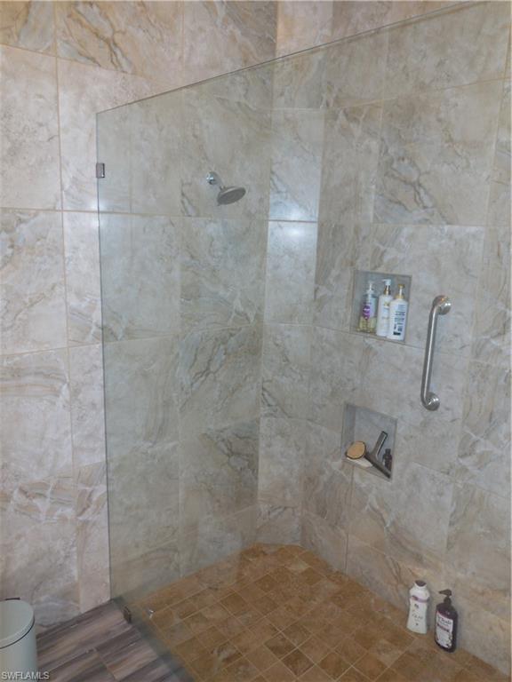 ISLAND WALK - Residential Lease