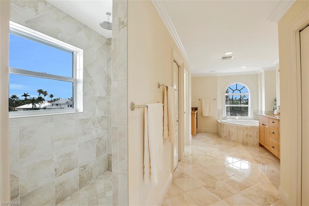 GOLDEN SHORES - Residential