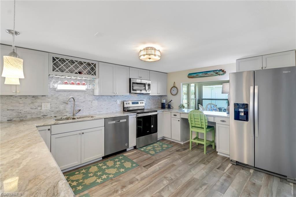 BAYSIDE ESTATES - Residential