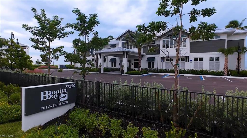 OAKWOOD CARRIAGE HOME - Residential