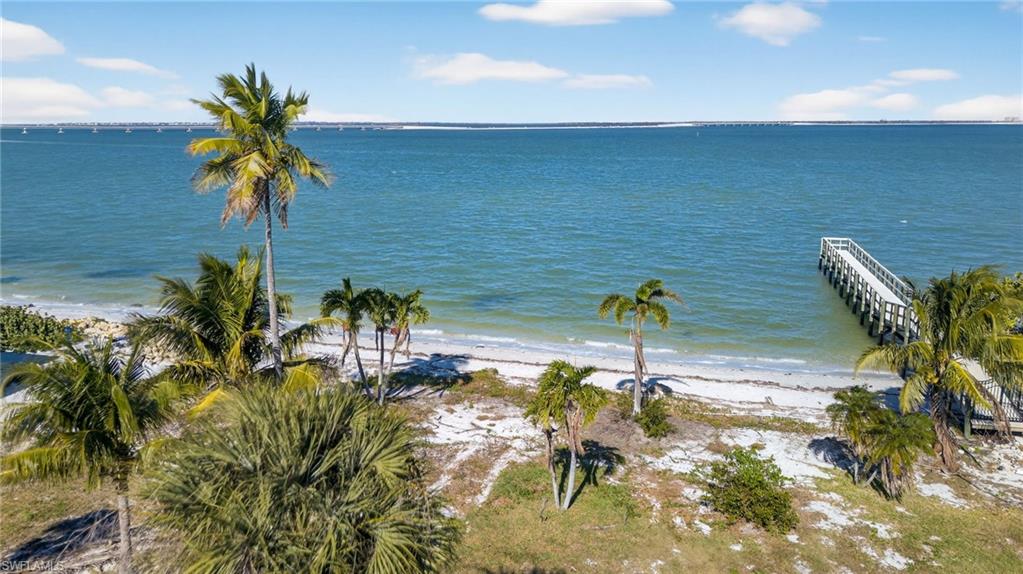 METES AND BOUNDS - Land