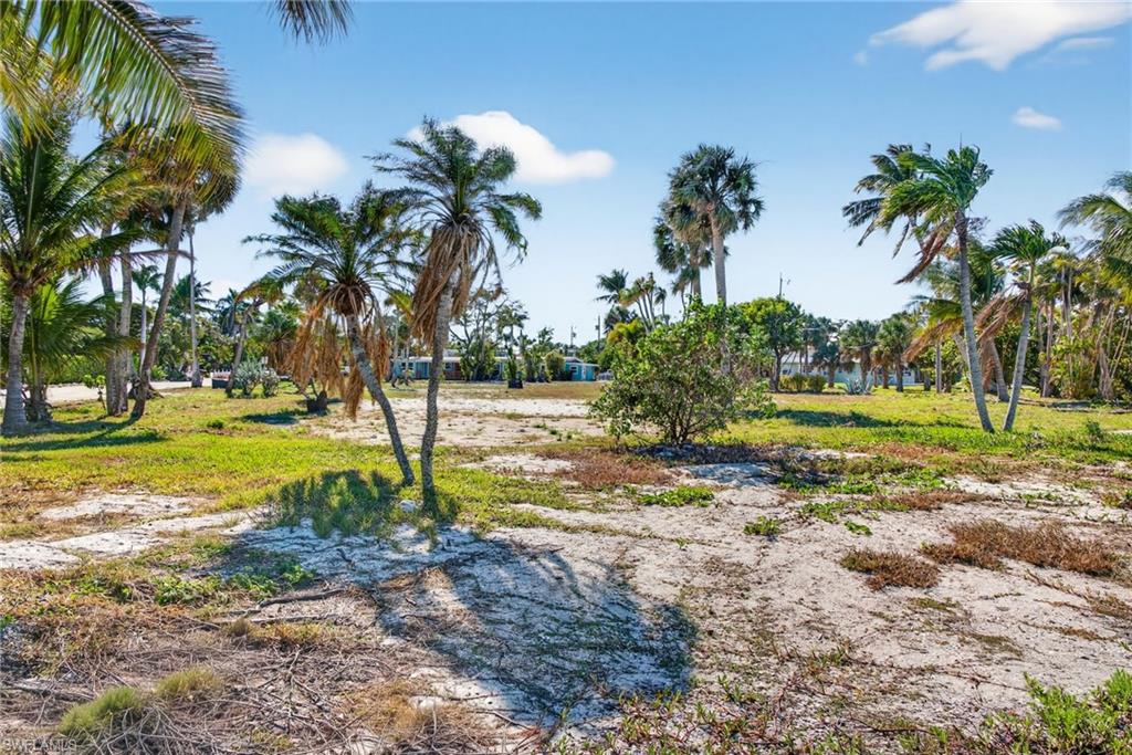 METES AND BOUNDS - Land