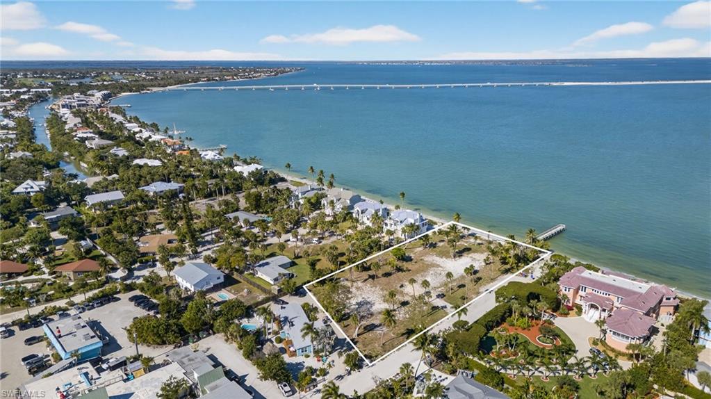 METES AND BOUNDS - Land