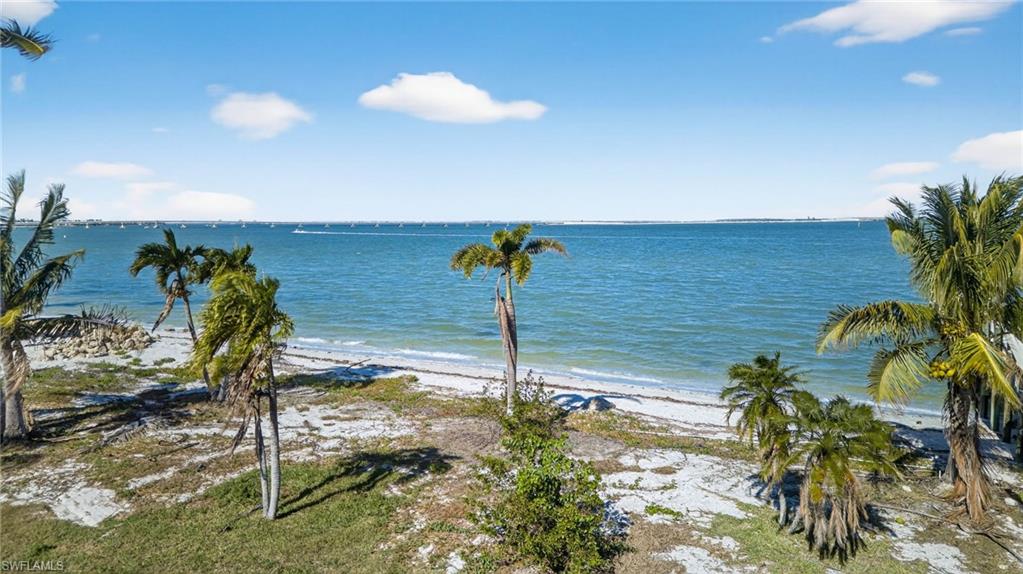 METES AND BOUNDS - Land