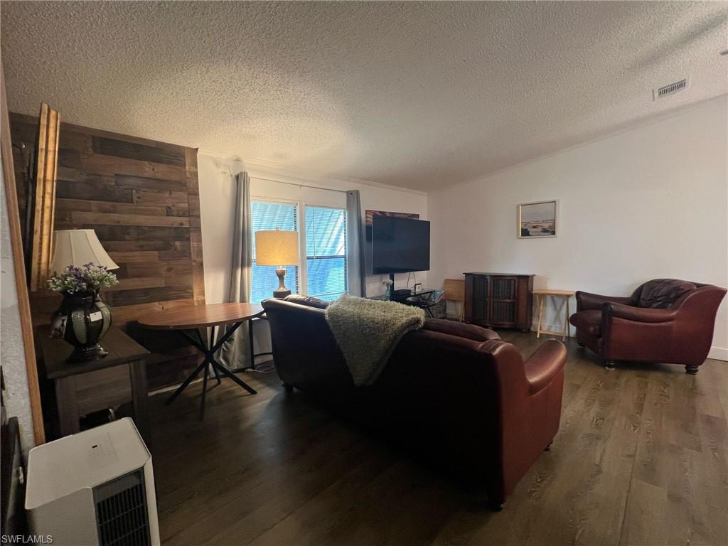 HENDERSON CREEK PARK - Residential