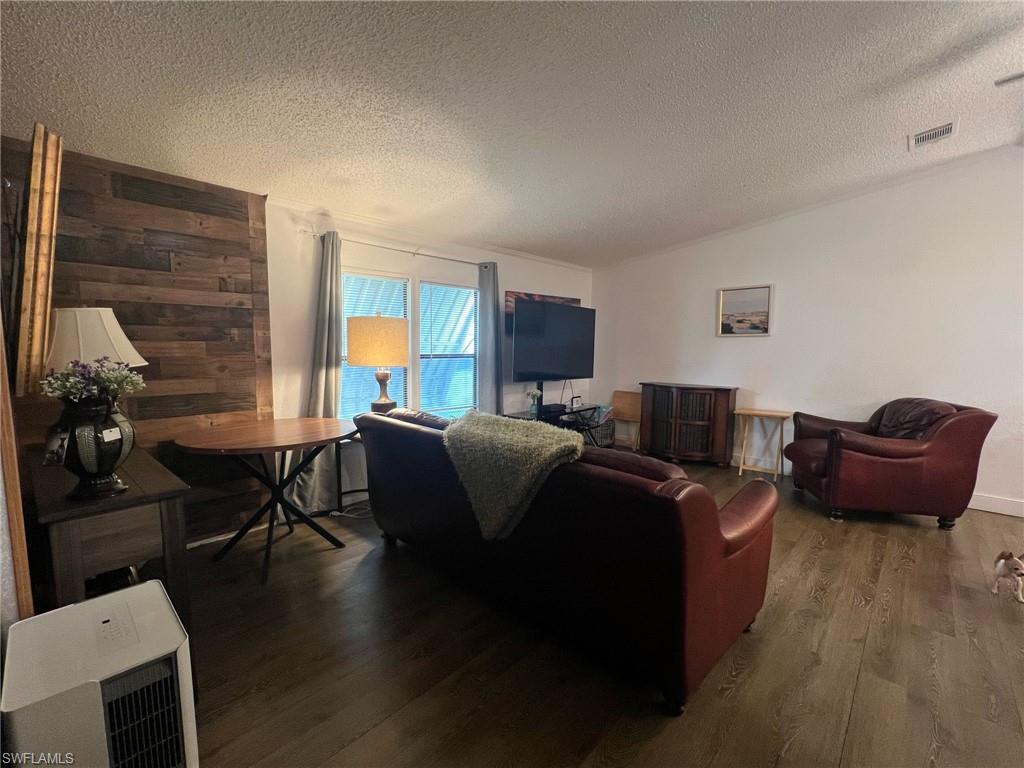 HENDERSON CREEK PARK - Residential