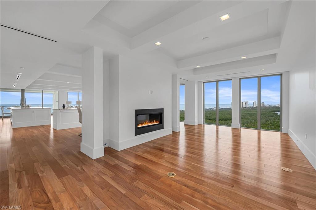 MYSTIQUE - Residential