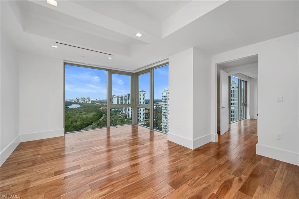 MYSTIQUE - Residential