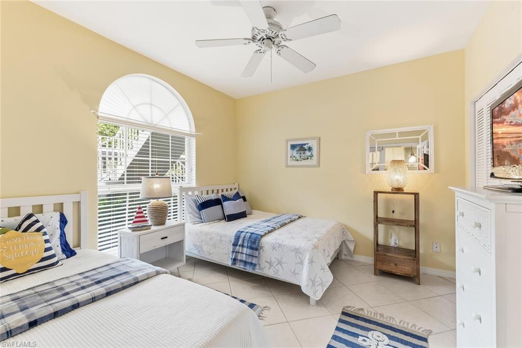 TWELVE OAKS - Residential