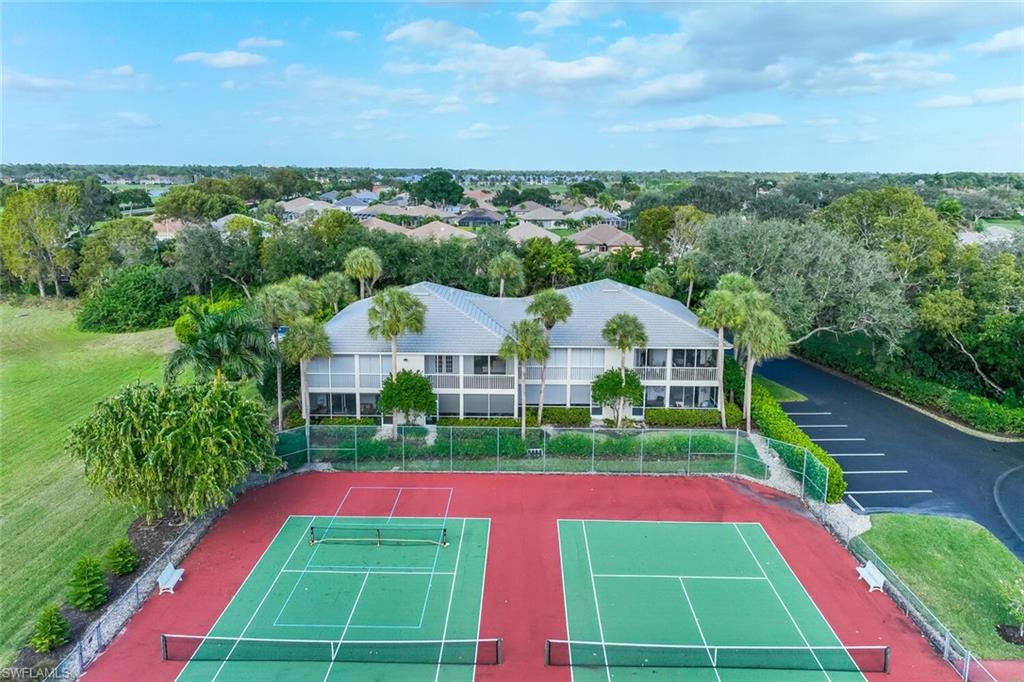 TWELVE OAKS - Residential