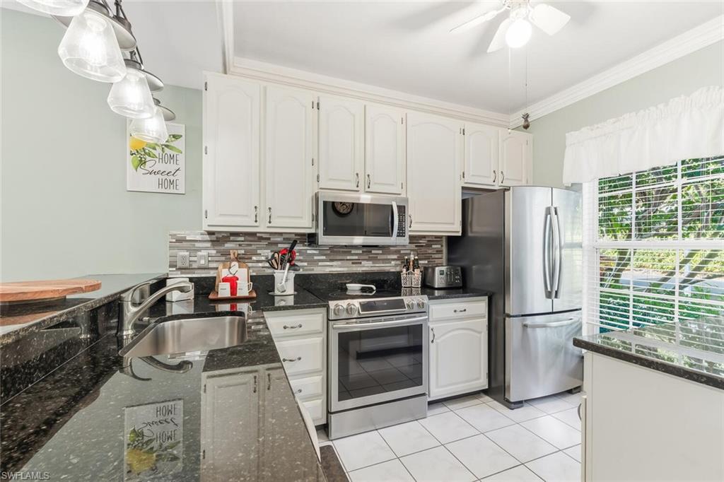 TWELVE OAKS - Residential