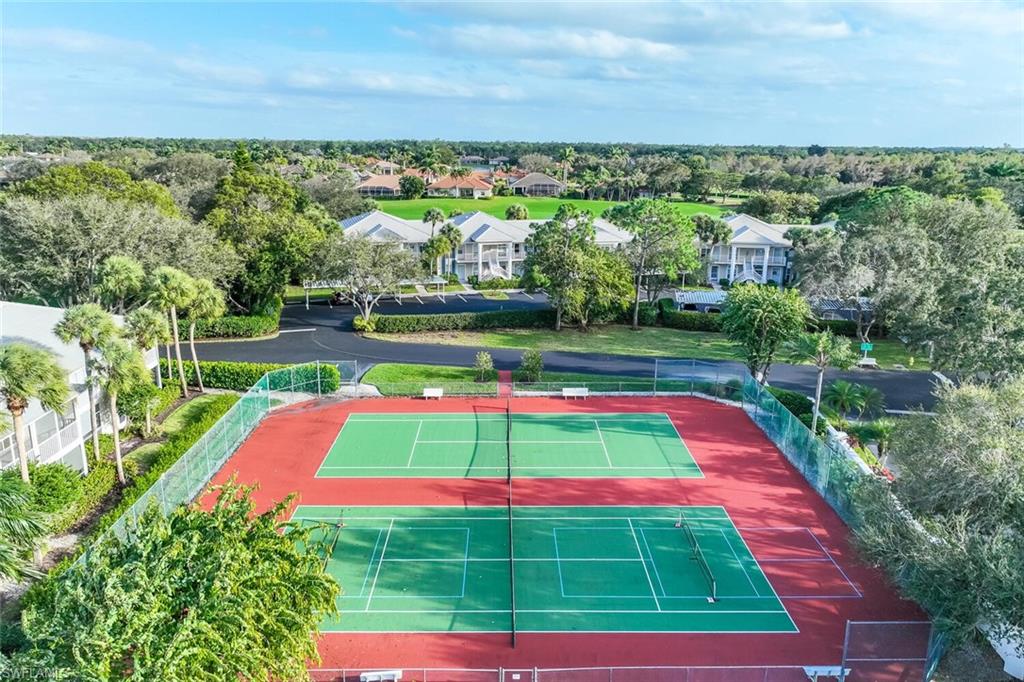 TWELVE OAKS - Residential