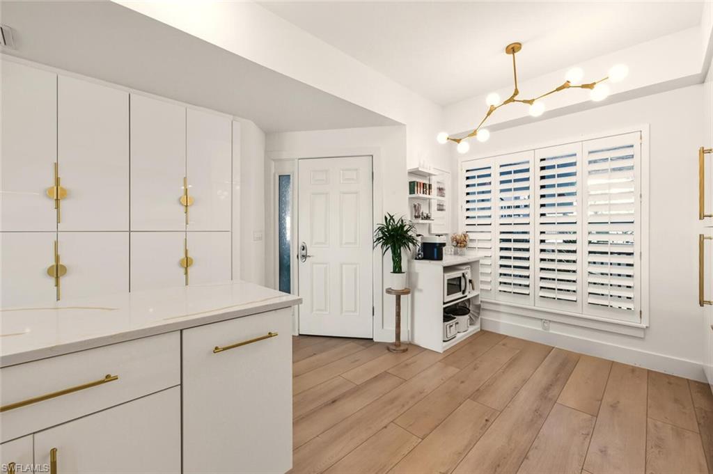 LA PENINSULA - Residential