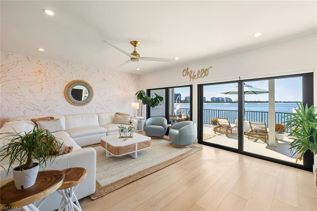 LA PENINSULA - Residential