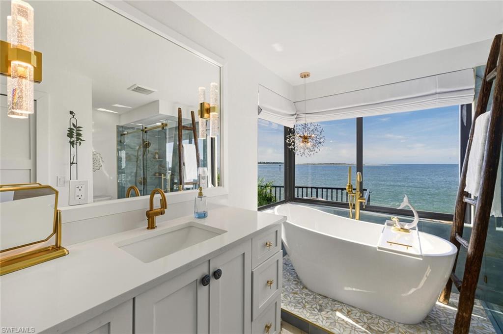 LA PENINSULA - Residential