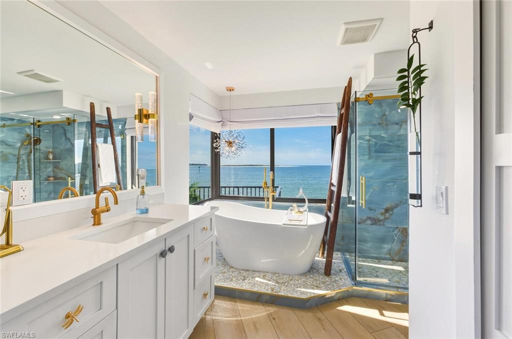 LA PENINSULA - Residential