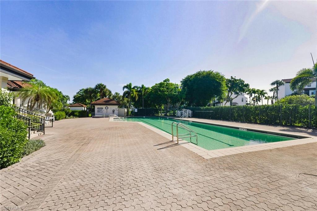 LA PENINSULA - Residential