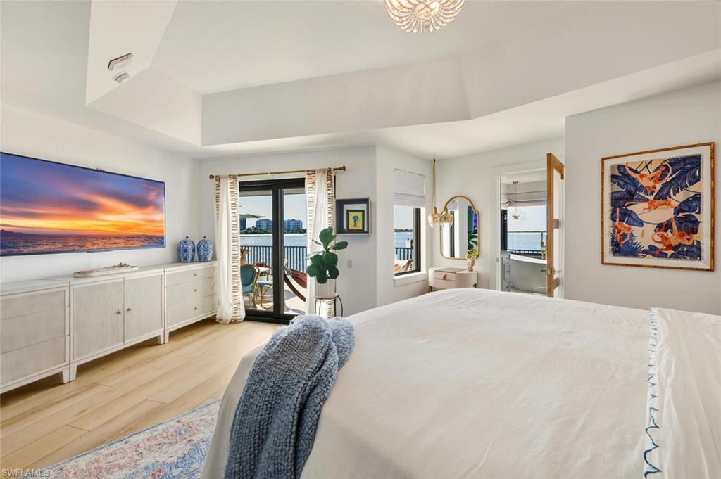 LA PENINSULA - Residential