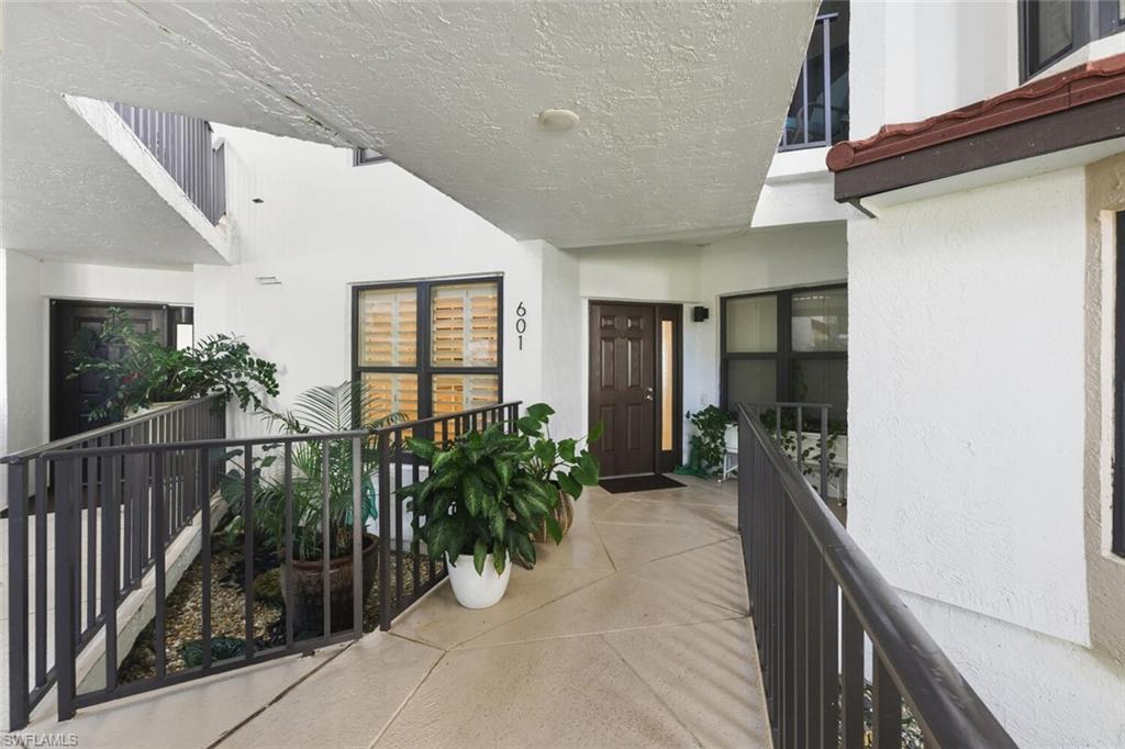 LA PENINSULA - Residential