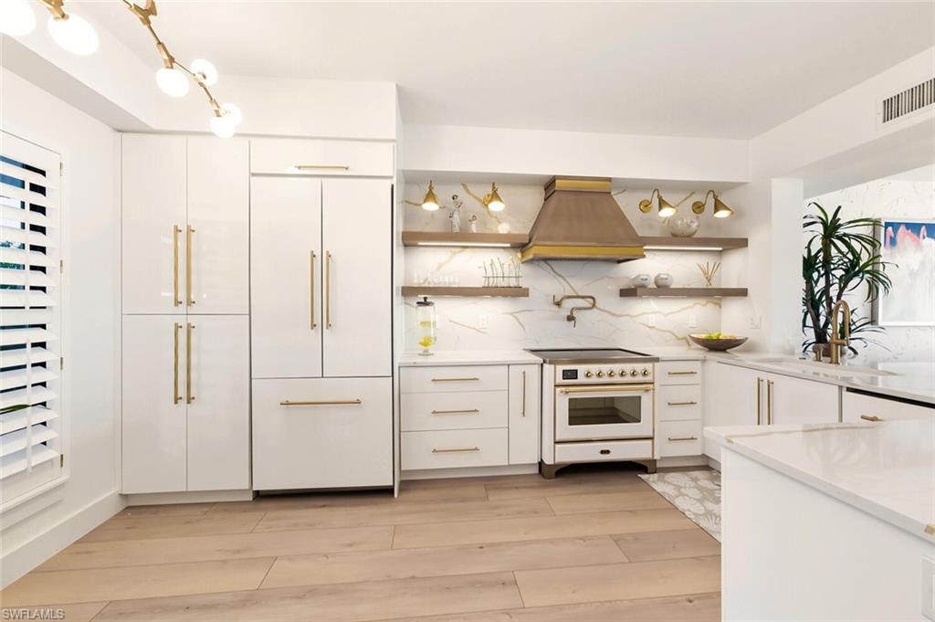 LA PENINSULA - Residential