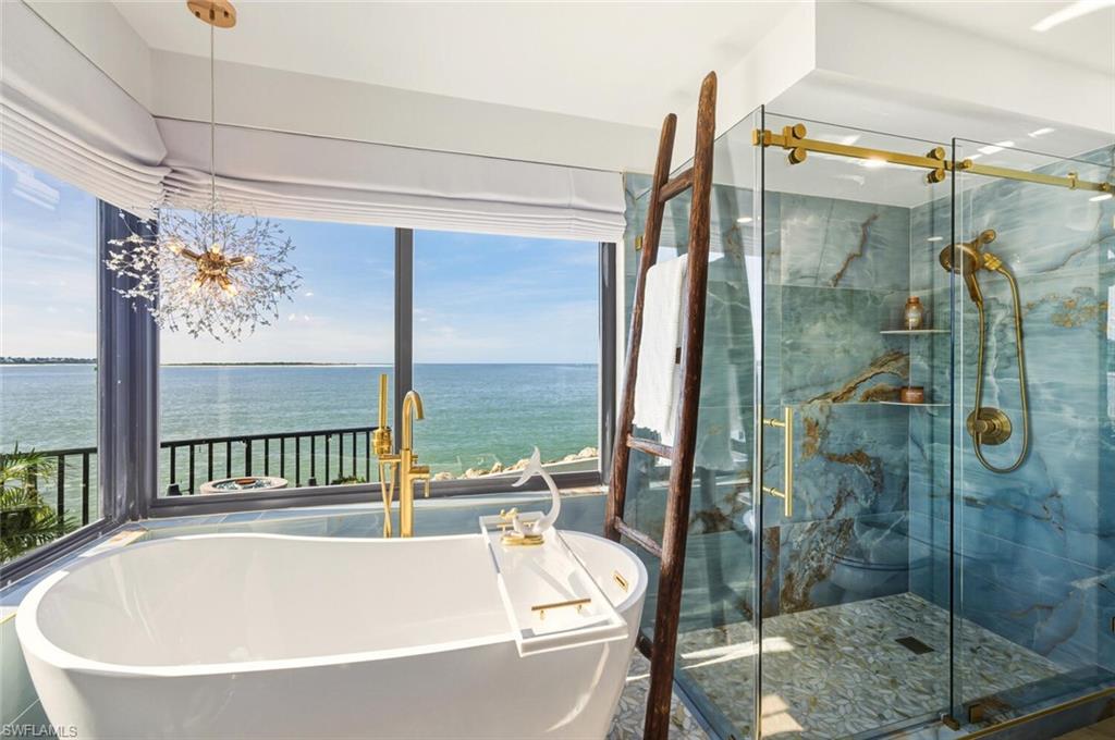 LA PENINSULA - Residential