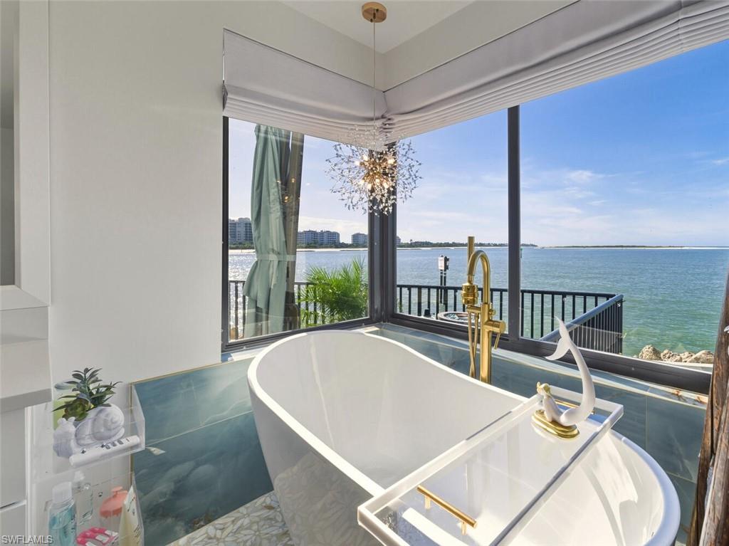 LA PENINSULA - Residential