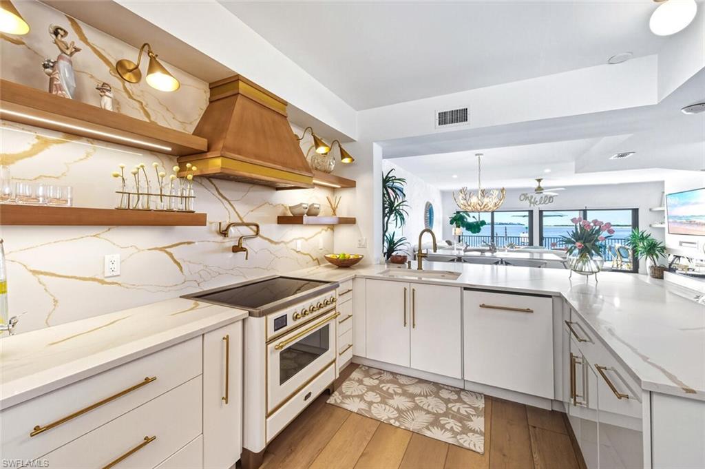 LA PENINSULA - Residential