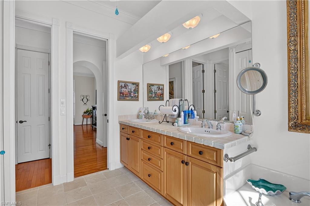 GALT ISLAND - Residential