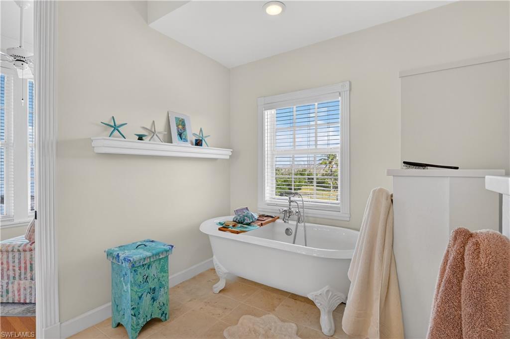 GALT ISLAND - Residential