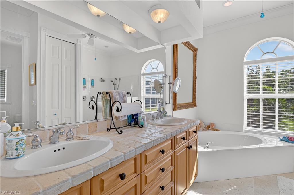 GALT ISLAND - Residential