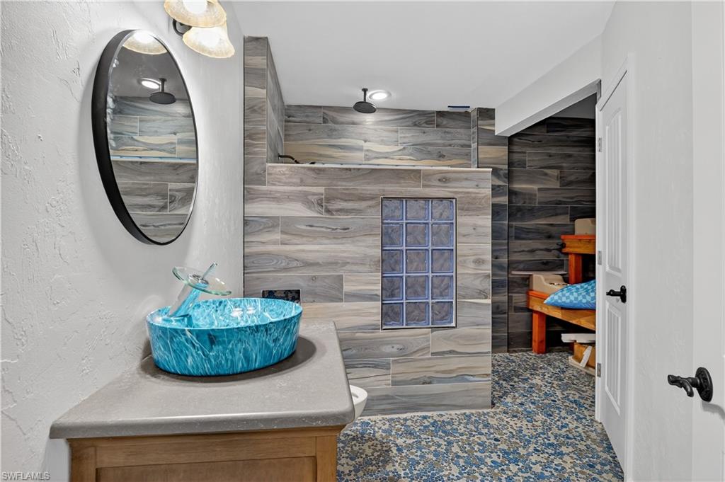 GALT ISLAND - Residential