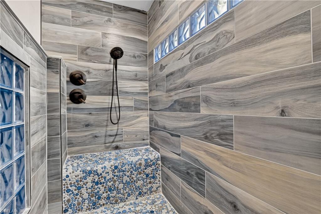 GALT ISLAND - Residential