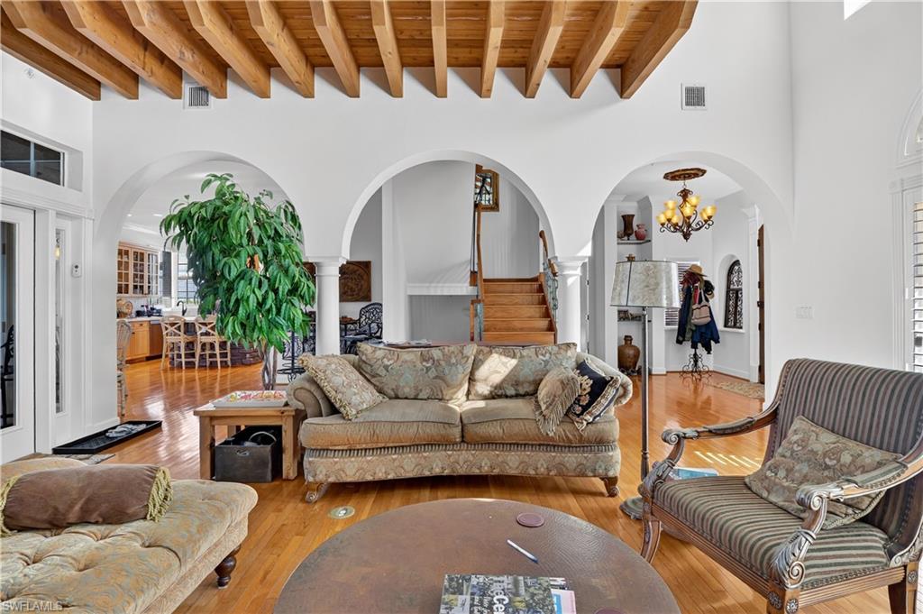 GALT ISLAND - Residential