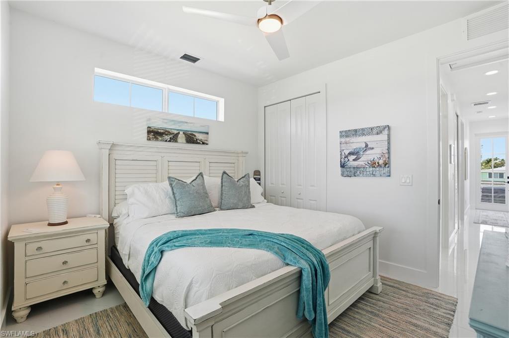 HOLIDAY SHORES - Residential